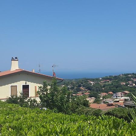 Casa Leoni كابوليفيري الغرفة الصورة